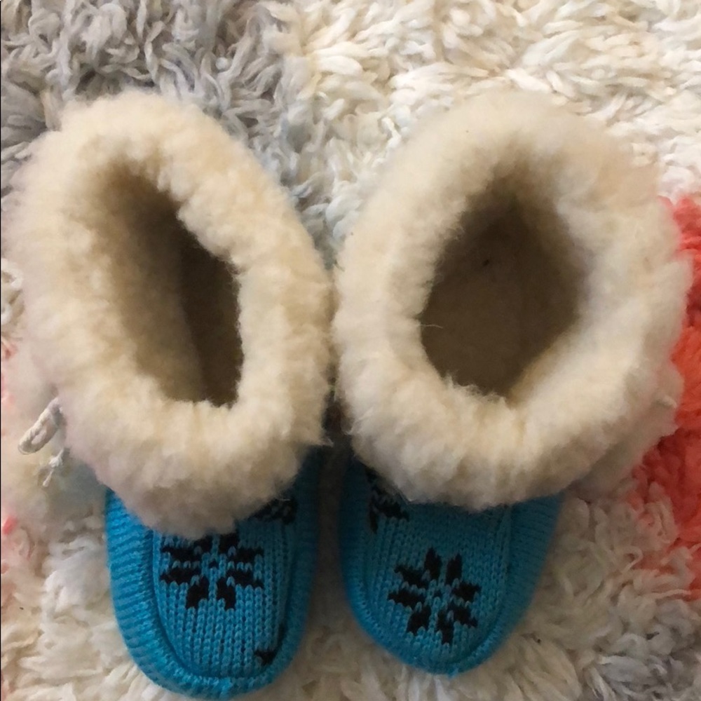 🌸NWOT Toddler House Booties🌸 - Picture 4 of 4